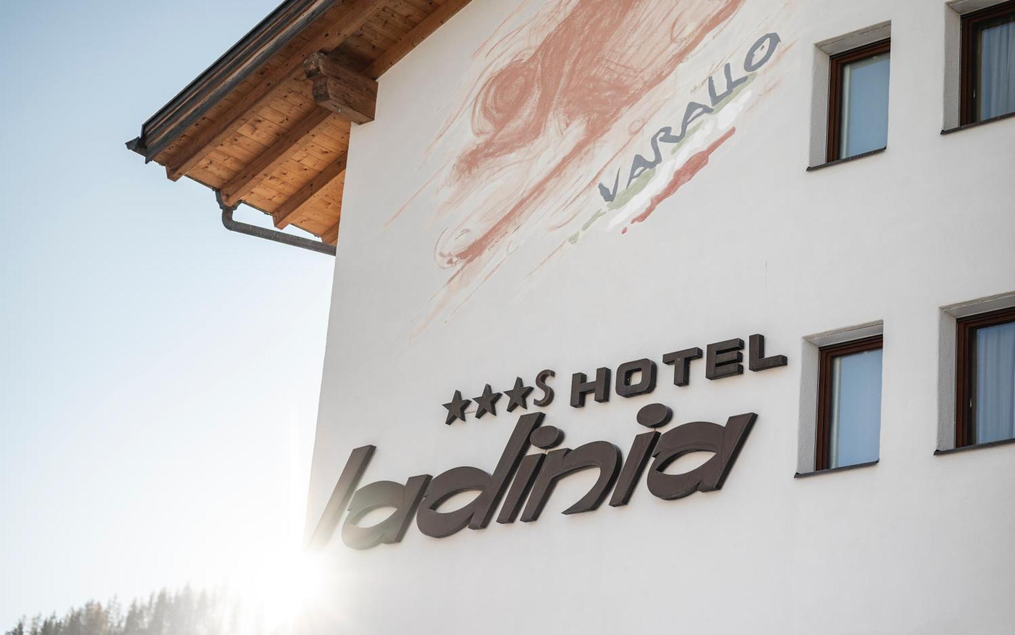 לה וילה Hotel Ladinia מראה חיצוני תמונה